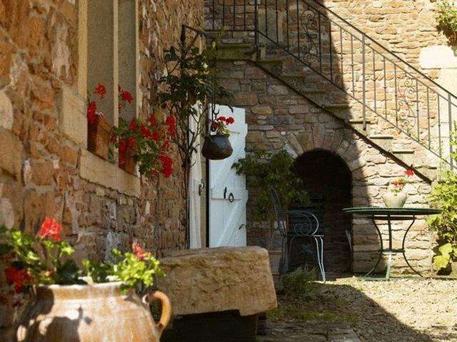 Le Vieux Chateau Bed and Breakfast Leynes Esterno foto